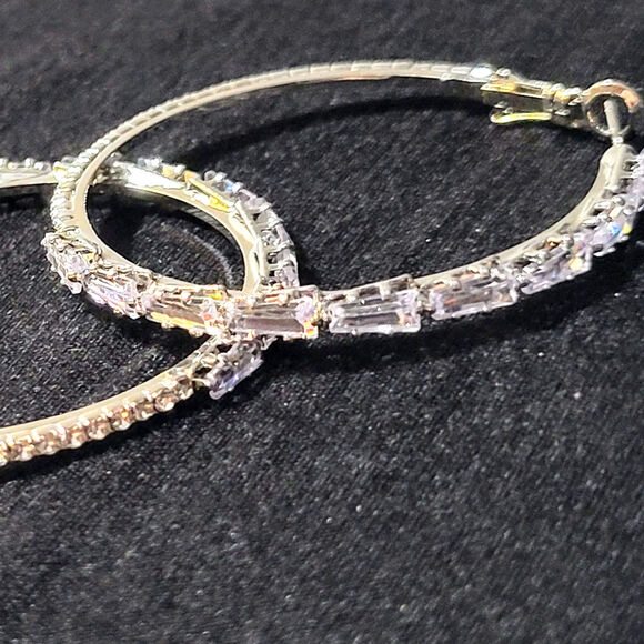 Stylish Silver Plated Hoop Earrings - Picture 4 of 11